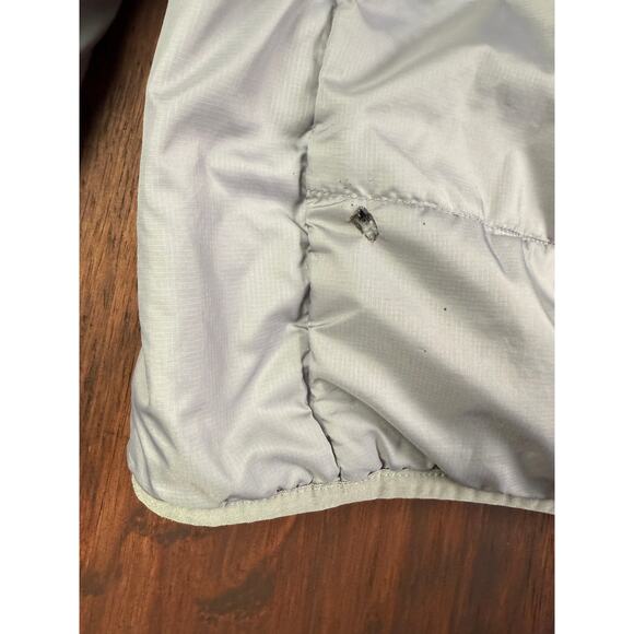 The North Face Lightweight Insulated Puffer Jacket Gray Grey Silver Mens Small - Picture 9 of 10